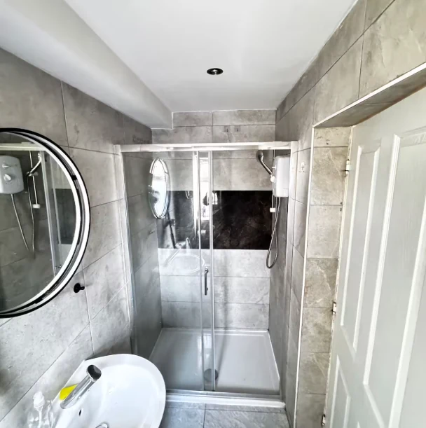 One Bedroom Apartment on Whitehall photo 4